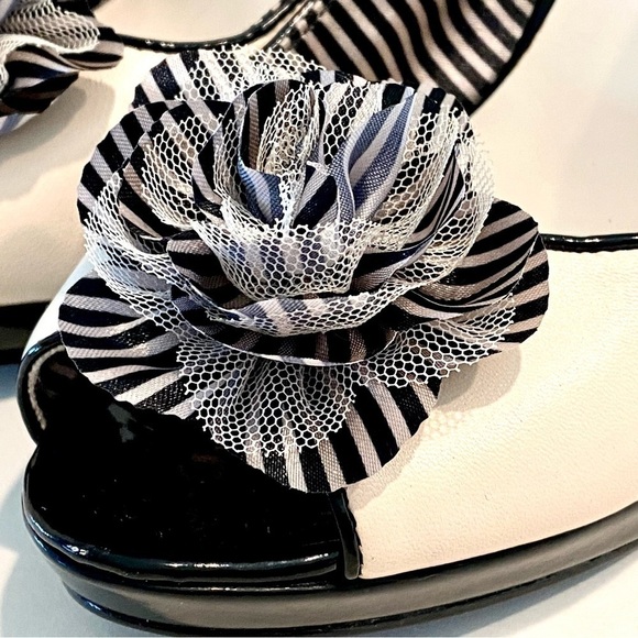 NWOT — Anne Klein Black & Cream 4 inch heels  size 8M - Picture 5 of 15